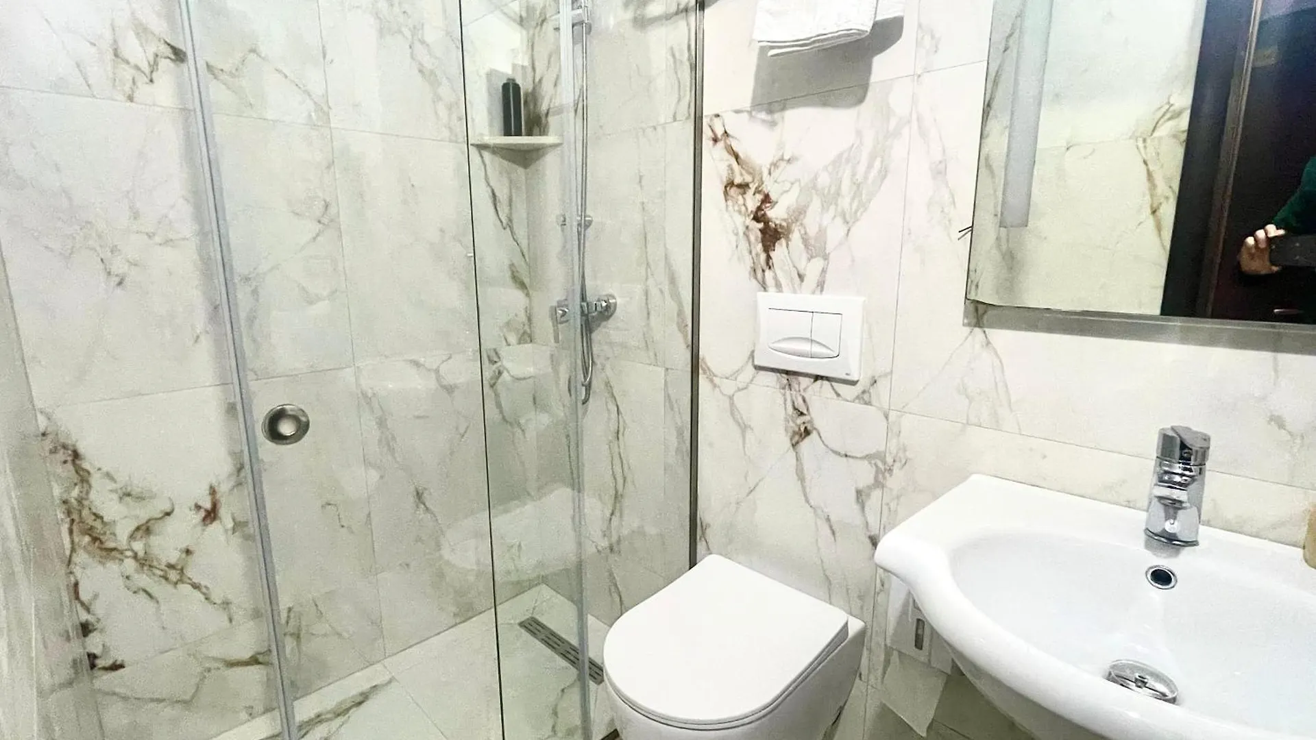 City 5 Hotel Tirana