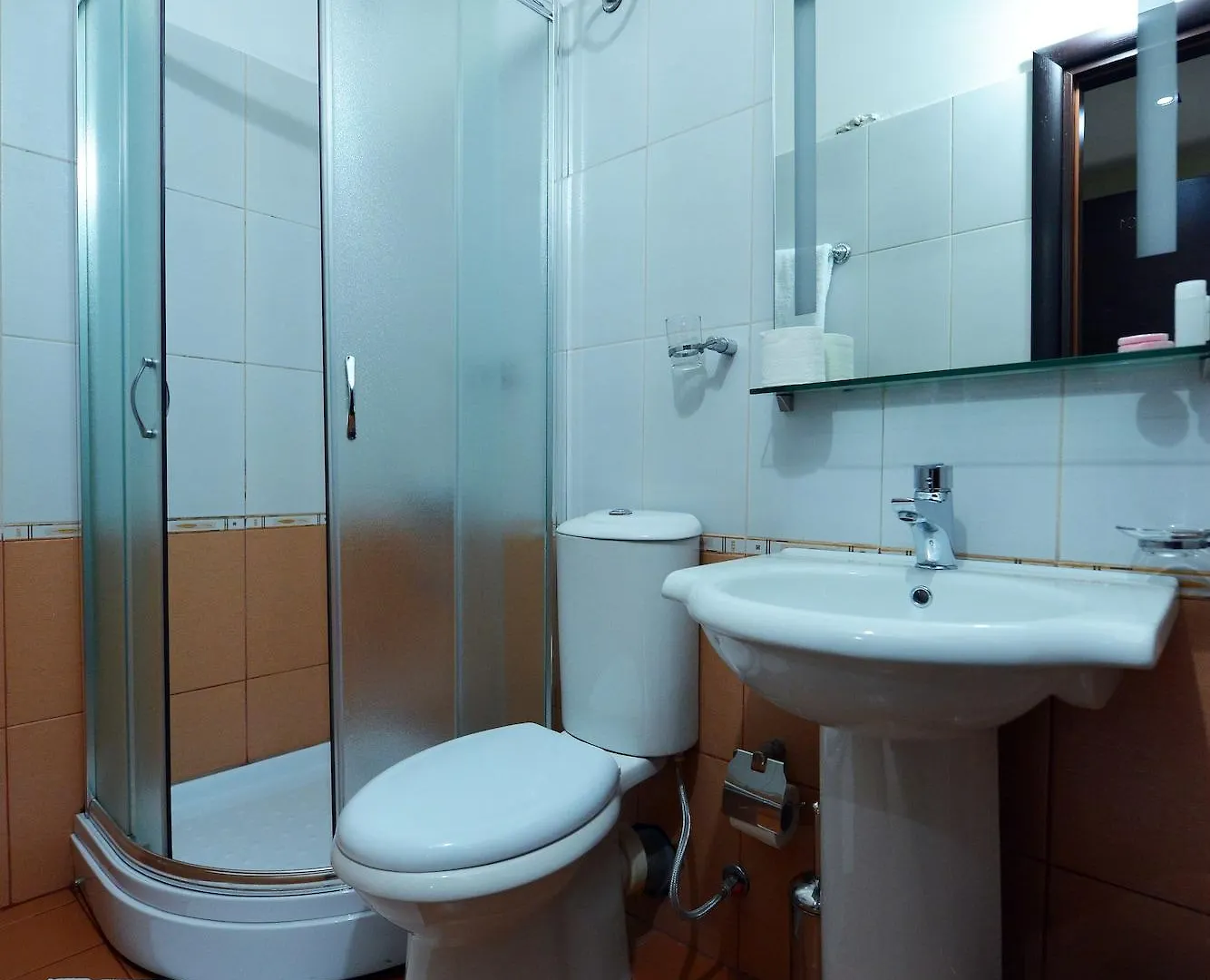 ***  City 5 Hotel Tirana Albânia