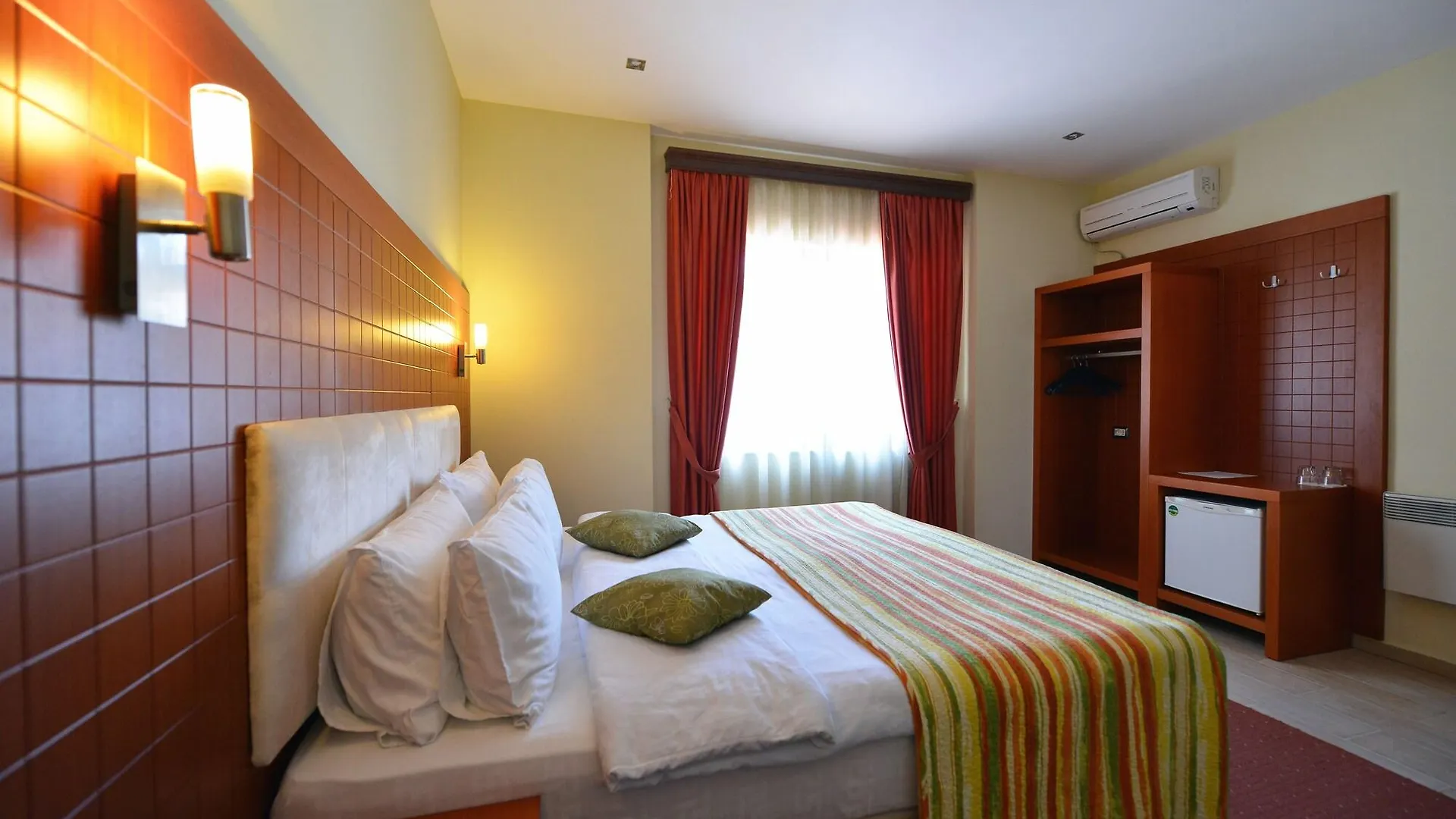 City 5 Hotel Tirana 3*,  Albânia